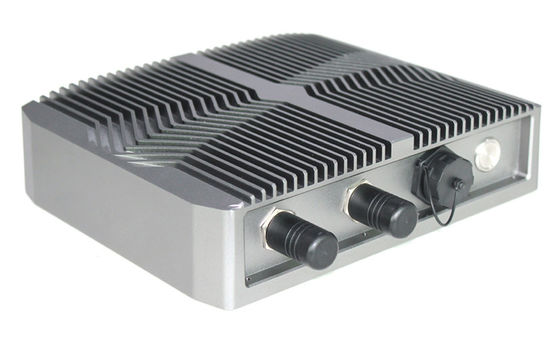 Pełny Ip69k Industrial Embedded Box PC X86 z wodoodpornym, wytrzymałym kablem